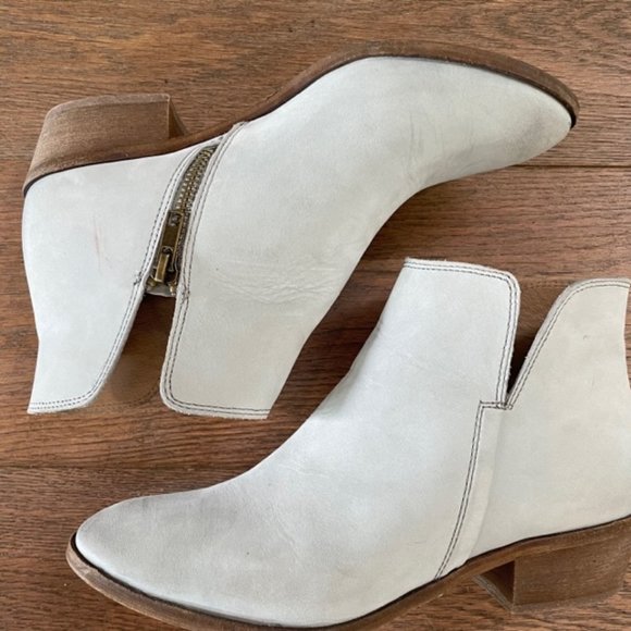 Splendid Hamptyn Suede Ankle Boots | Size 7 | Light Gray Blue - Picture 2 of 8